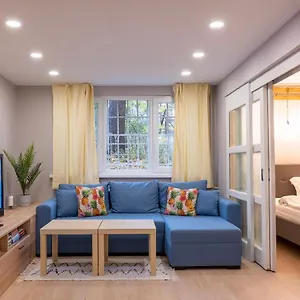 & Beautiful - Perfect Location By Flat Mаnager Apartment