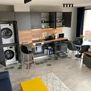 Opalchenska / Pirotska Apartment
